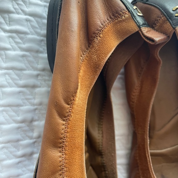 CHANEL Stretch Spirit Interlocking CC Logo Flats - Picture 10 of 12